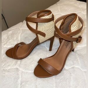 Stunning Venus ankle strap heels. Perfect for summer! Worn 2 times. Size 7.